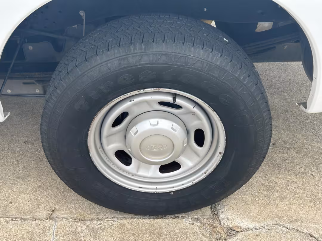 2013 Ford F-250 SD - 1FTBF2A69DEB82361 - Image #33